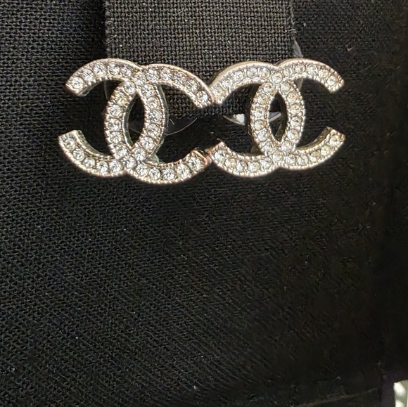 COA CHANEL Silver and Crystal Logo Earrings - Picture 5 of 10